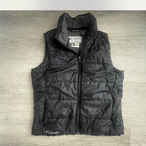 Columbia women’s dark puffer